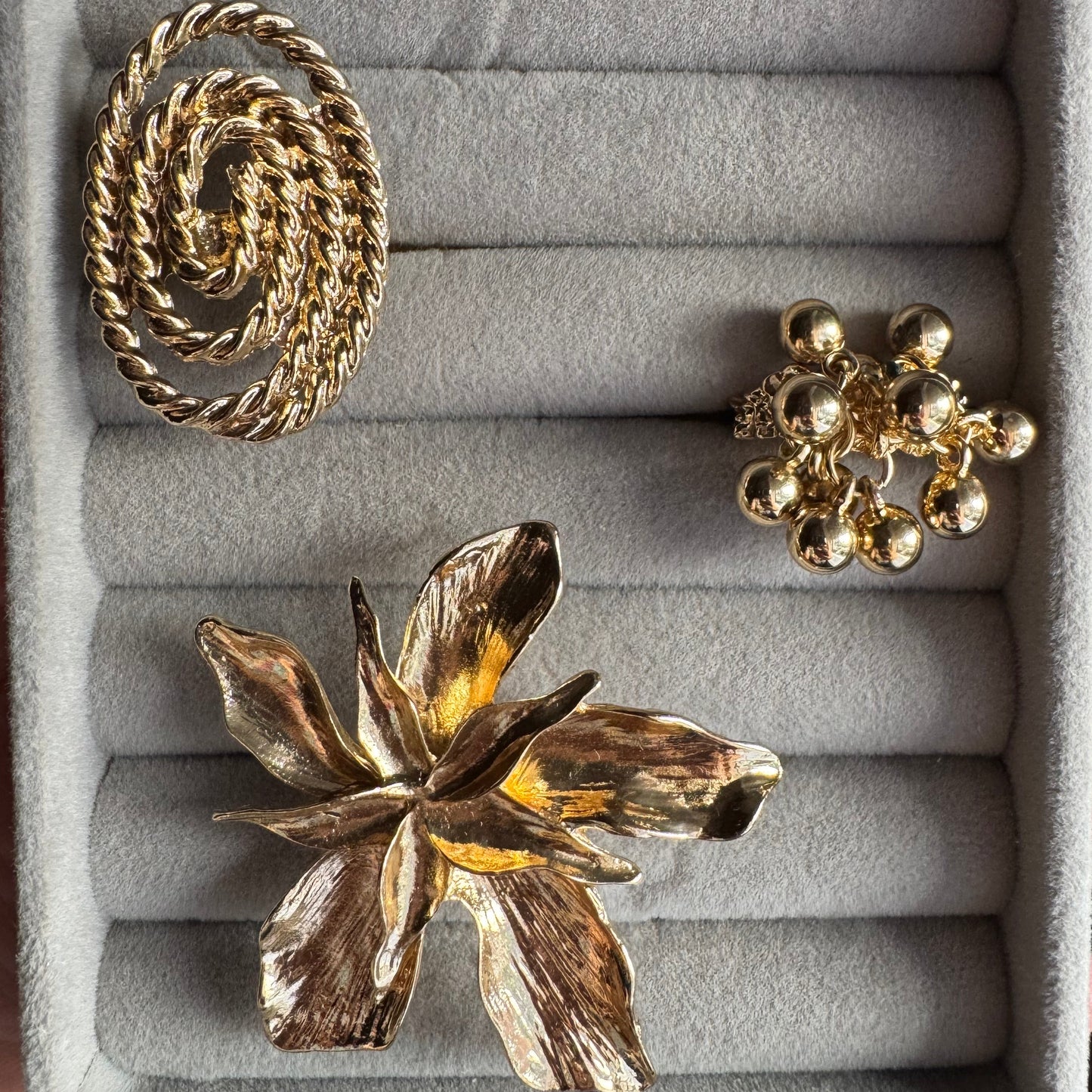 3 pièces Ensemble d'anneaux en spirale avec grande fleur métallique exagérée et perle, anneaux de mode à motif