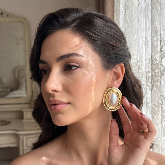 paire Boucles d'oreilles élégantes vintage ovales avec inclusions de perles géométriques texturées