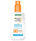 GARNIER Ambre Solaire Sensitive Expert+ – Spray Protection Solaire FPS 50+ – Protège des UVA, UVB Et UVA Longs – Résiste à L’eau – Enrichi en Céramides – Tous Types de Peaux – 150 ml