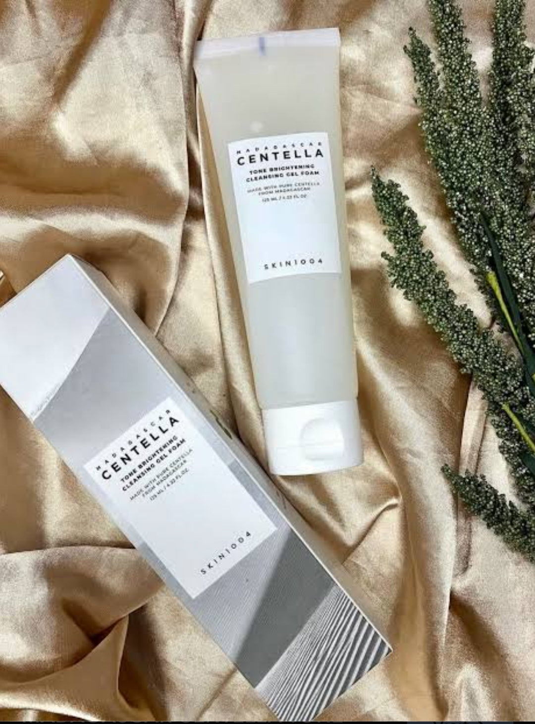 centella tone brightening cleansing gel foam